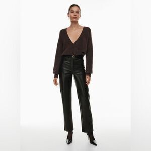 ARITZIA WILFRED MELINA BLACK VEGAN LEATHER STRAIGHT LEG PANT SZ 00 BUTTERY SOFT